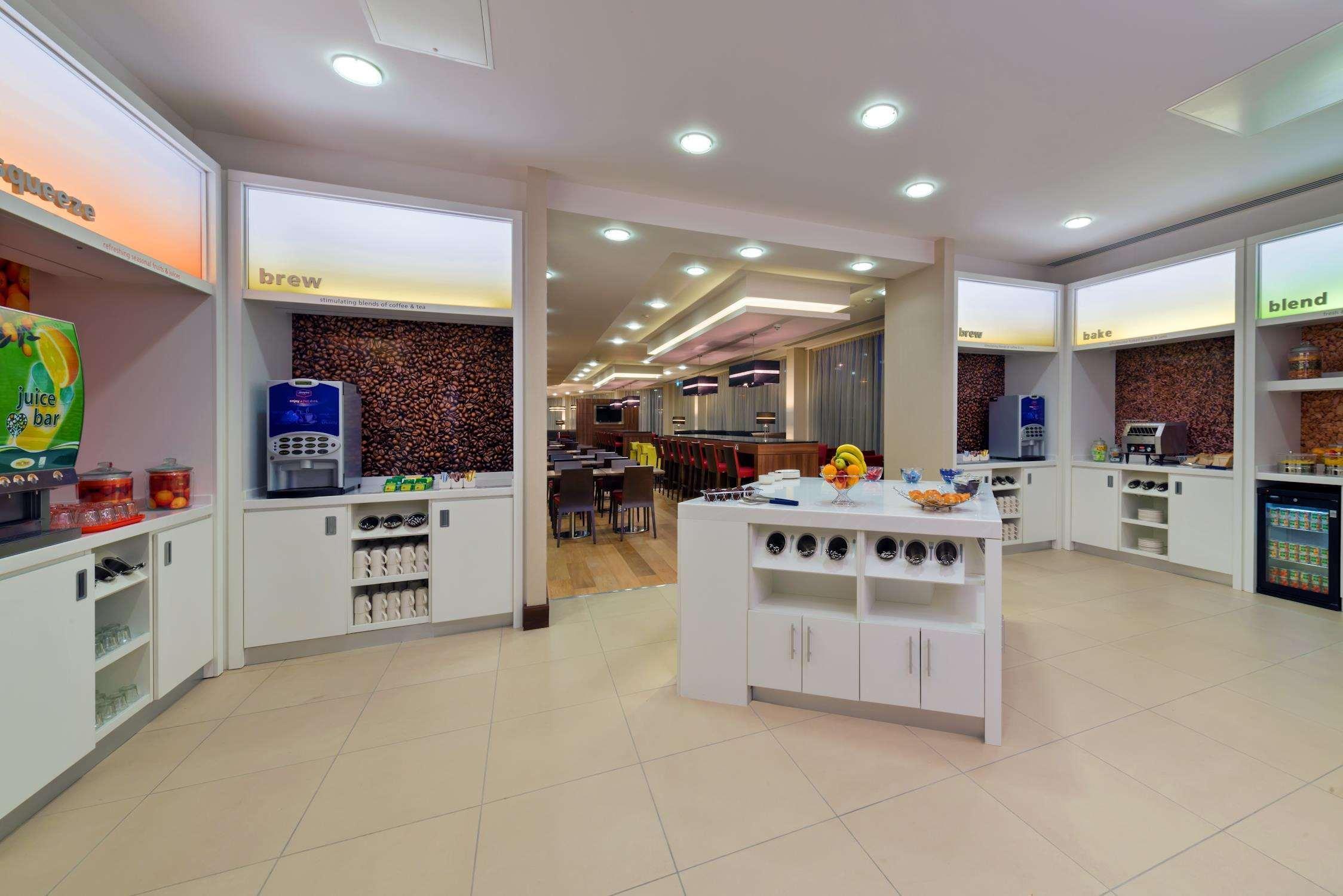 Hotel Hampton By Hilton Luton Airport Exterior foto