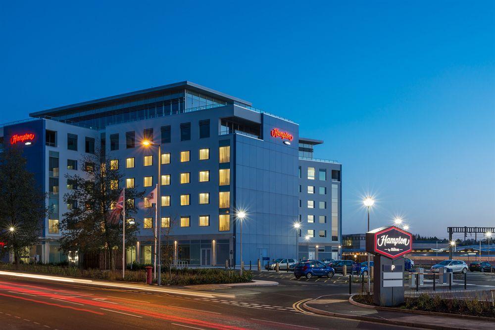 Hotel Hampton By Hilton Luton Airport Exterior foto